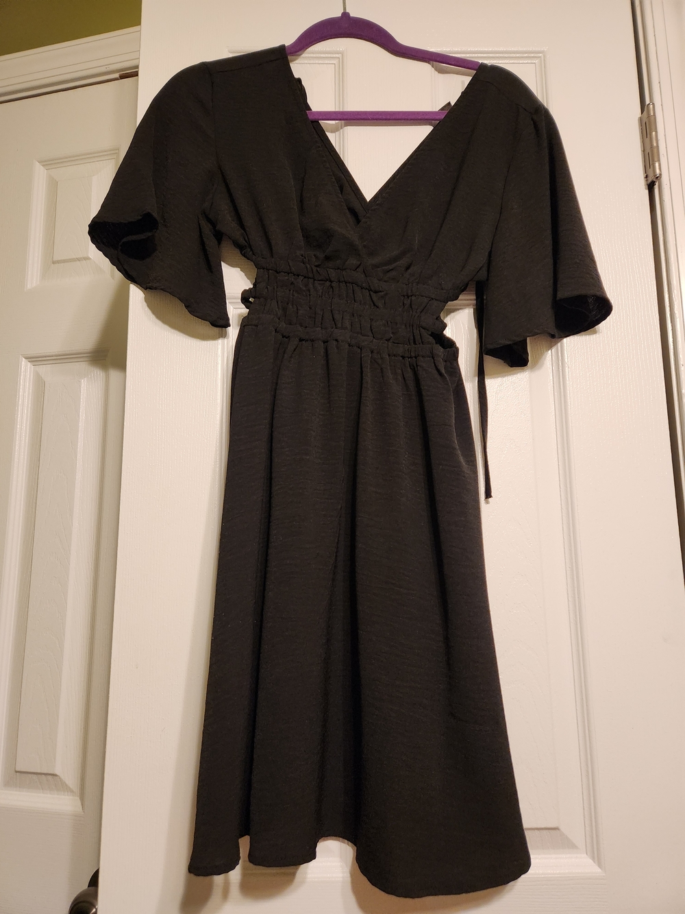 SHEIN Black V-Neck Wrap Midi Dress with Smocked Waist